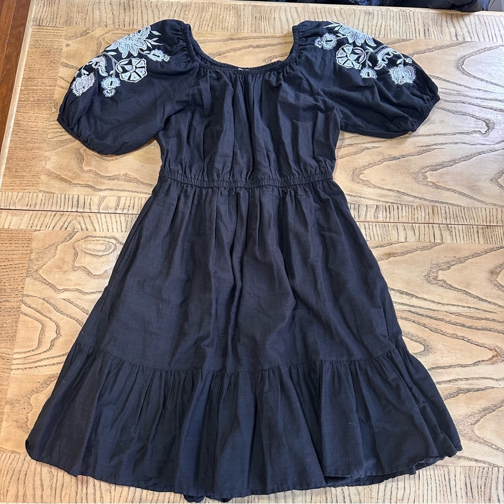 NWOT Black KNOX ROSE Off the Shoulder Midi Dress Size Small Floral Embroidery